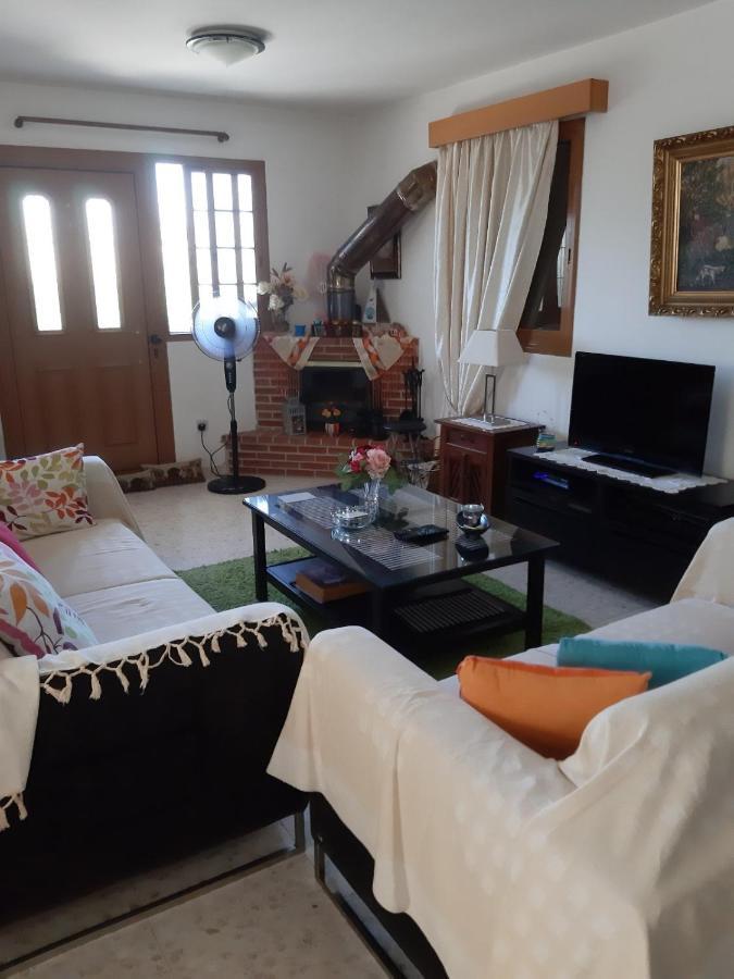 Zena Holiday Villa Писури Екстериор снимка