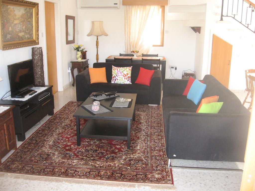 Zena Holiday Villa Писури Стая снимка