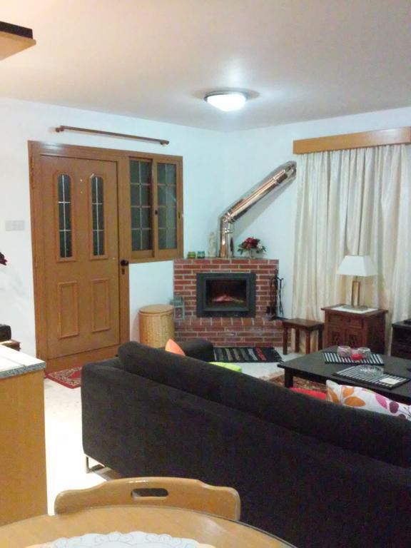 Zena Holiday Villa Писури Стая снимка
