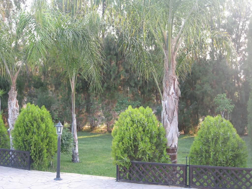 Zena Holiday Villa Писури Стая снимка