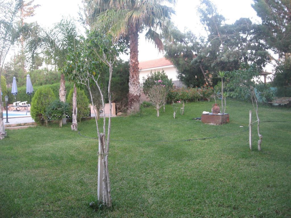 Zena Holiday Villa Писури Стая снимка